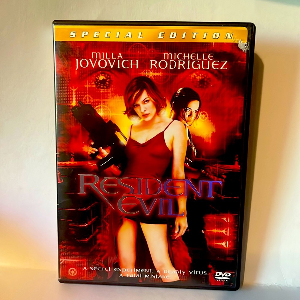 Resident Evil Special Edition DVD movie Jovovich 2002